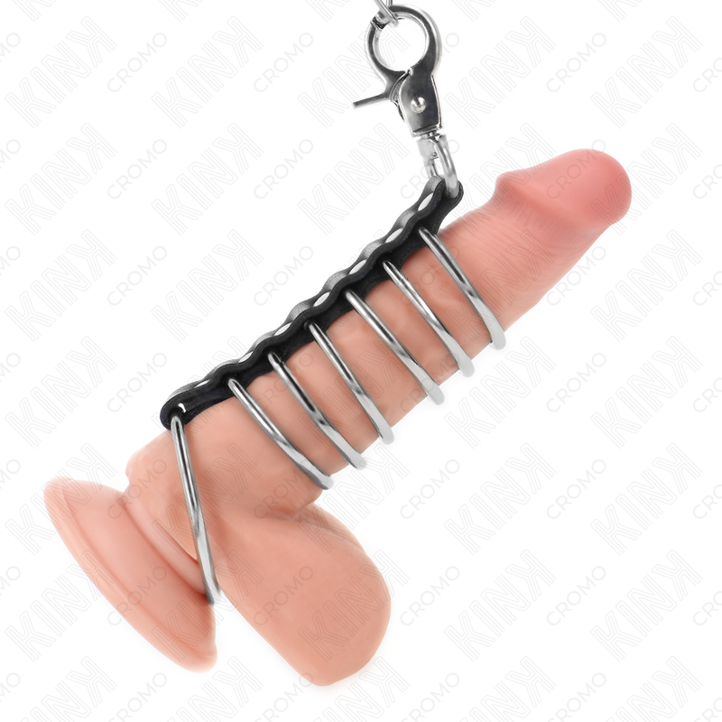 KINK – 7 ANELLI PER PENE IN METALLO DA 3,8 CM A 5 CM COLLEGATI CON PELLE E CATENA IN METALLO 100 CM KINK – 7 ANELLI PER PENE IN METALLO DA 3,8 CM A 5 CM COLLEGATI CON PELLE E CATENA IN METALLO 100 CM